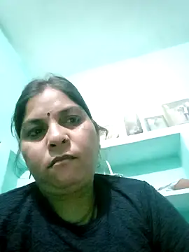 Rashmi2563 online show from May 2, 11:21 pm