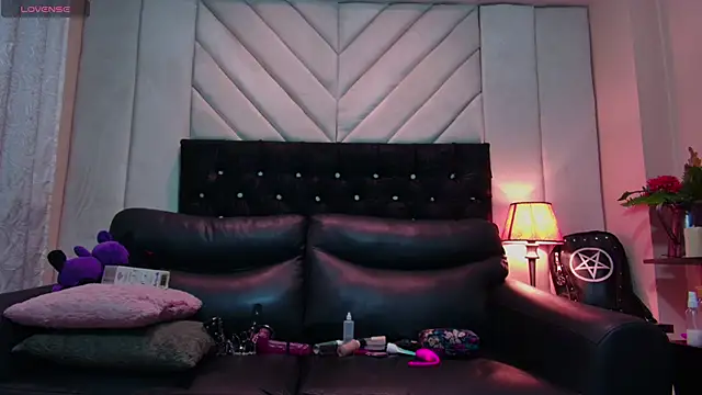 Scaarlett prince online show from March 4, 1:06 pm