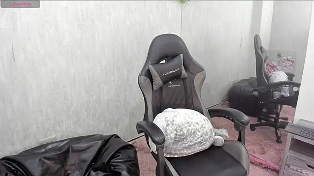 Gia Campbell online show from January 11, 3:50 pm