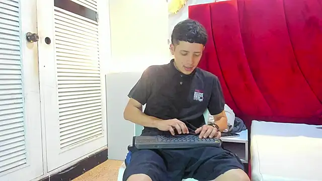 ESTEBAN 2102 online show from January 12, 12:32 pm