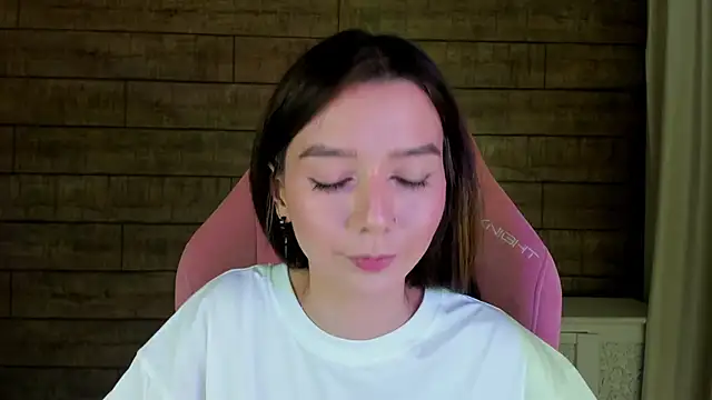 VanessaVienne online show from April 11, 4:22 pm