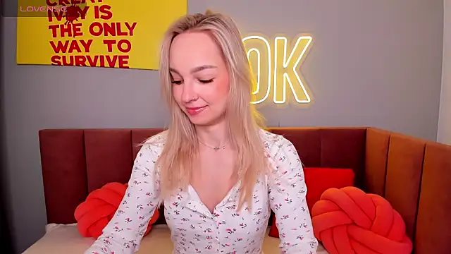 DaisyMellifluous online show from January 15, 1:32 am