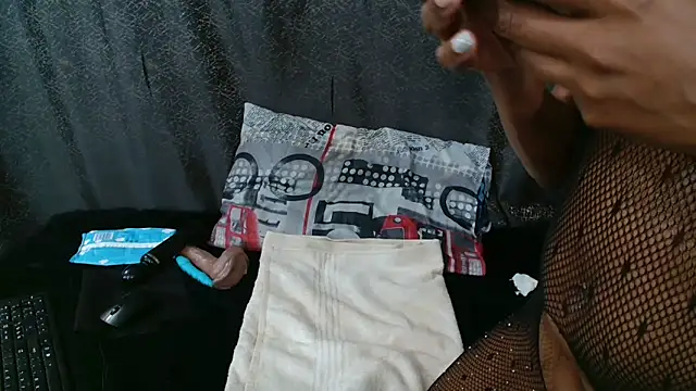 Amanda April online show from March 29, 3:23 pm