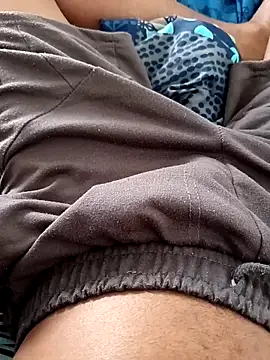 Snapshot of Winterslender chatting on February 6, 6:07 am Winterslender online show from February 6, 6:07 am