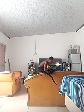 Snapshot of Winterslender chatting on February 19, 9:16 am Winterslender online show from February 19, 9:16 am