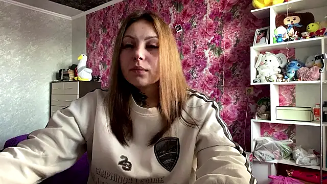 TraciBallena online show from March 4, 7:14 am