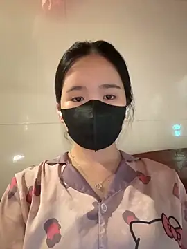 Gwen879 online show from April 6, 3:59 am