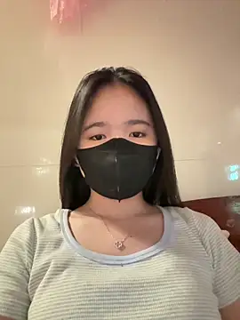 Gwen879 online show from April 9, 2:00 am