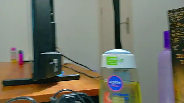 MiaGoldd  online show from January 9, 6:27 am