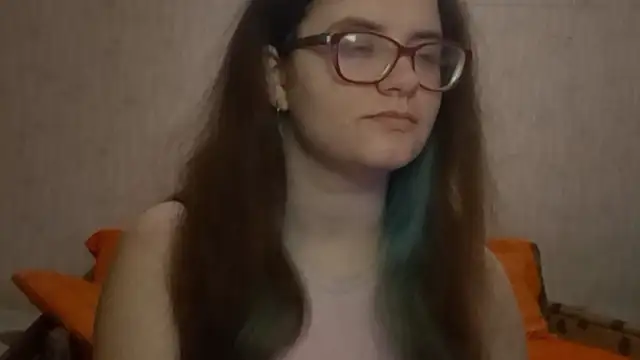 Snapshot of Miyabeee chatting on February 1, 4:11 am Miyabeee online show from February 1, 4:11 am