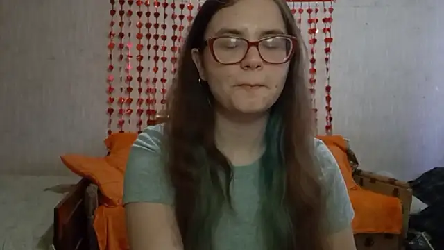 Snapshot of Miyabeee chatting on February 10, 11:14 am Miyabeee online show from February 10, 11:14 am