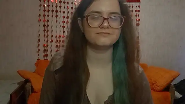 Snapshot of Miyabeee chatting on February 15, 7:16 am Miyabeee online show from February 15, 7:16 am