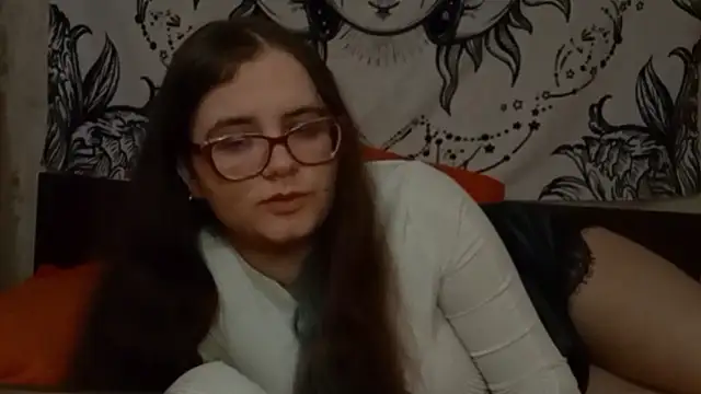 Snapshot of Miyabeee chatting on February 19, 5:20 pm Miyabeee online show from February 19, 5:20 pm