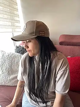 Veronica Wins  online show from February 17, 7:31 pm