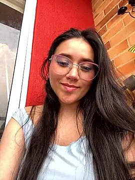 Veronica Wins  online show from March 25, 6:25 pm