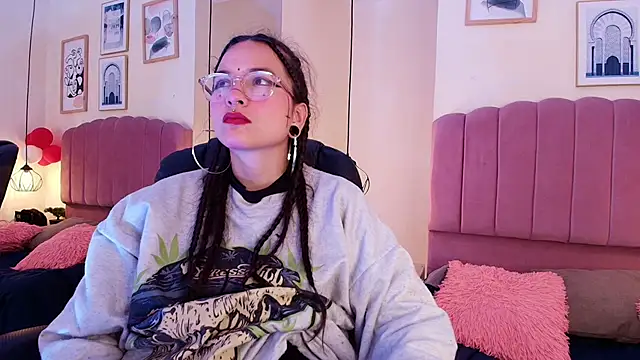 Hanabie  online show from April 8, 3:28 am