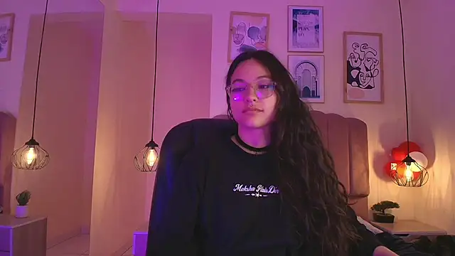 Hanabie  online show from April 17, 3:20 am