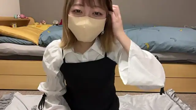 Snapshot of koko_xoxo chatting on February 20, 1:44 pm koko xoxo online show from February 20, 1:44 pm