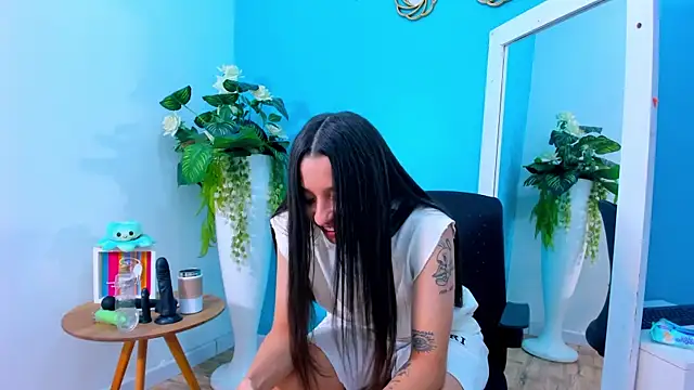 ViictoriiaSaenz online show from March 4, 4:51 am