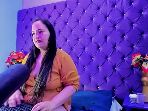 MiaRouss69 online show from January 31, 8:18 pm