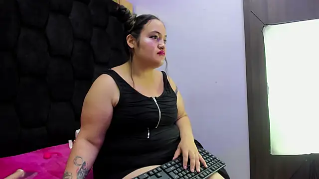 MiaRouss69 online show from February 2, 3:49 am