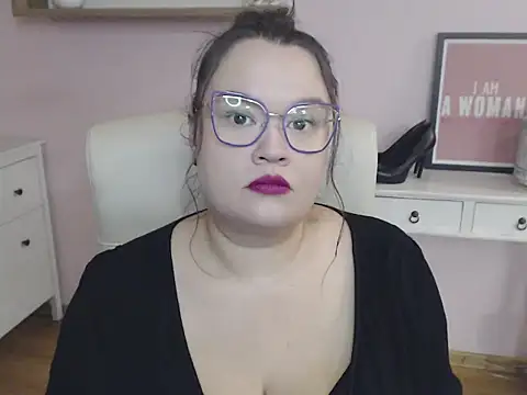 Snapshot of HollyDanceSoul chatting on January 14, 6:08 am HollyDanceSoul online show from January 14, 6:08 am