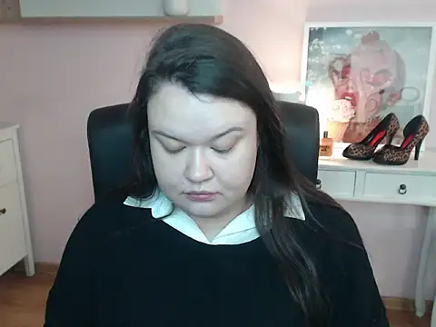 Snapshot of HollyDanceSoul chatting on February 13, 5:36 am HollyDanceSoul online show from February 13, 5:36 am