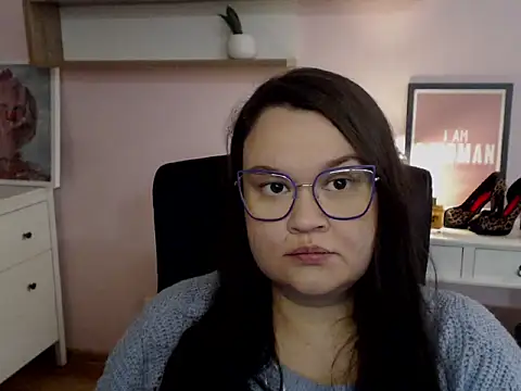 Snapshot of HollyDanceSoul chatting on February 20, 5:37 am HollyDanceSoul online show from February 20, 5:37 am