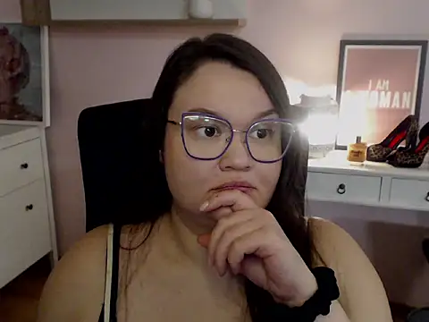 Snapshot of HollyDanceSoul chatting on February 20, 6:26 am HollyDanceSoul online show from February 20, 6:26 am