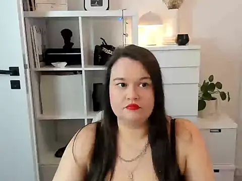 Snapshot of HollyDanceSoul chatting on February 25, 6:56 am HollyDanceSoul online show from February 25, 6:56 am