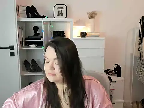 Snapshot of HollyDanceSoul chatting on March 2, 5:19 am HollyDanceSoul online show from March 2, 5:19 am