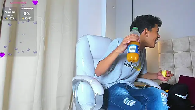 twink royale18 online show from February 24, 4:05 pm