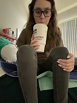 Snapshot of julia4thewin chatting on March 4, 9:10 pm julia4thewin online show from March 4, 9:10 pm