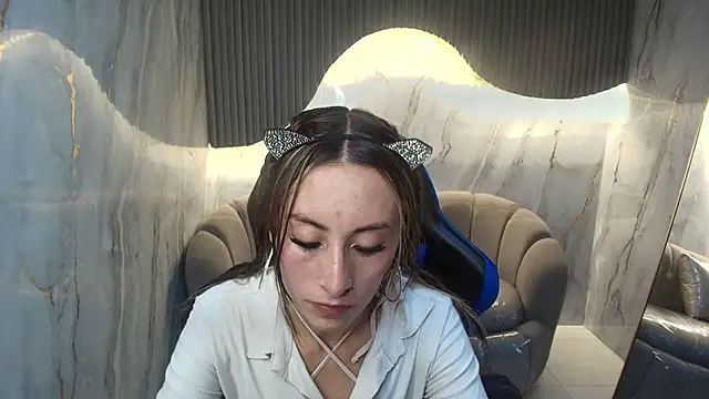 katalina r  online show from February 7, 3:10 am