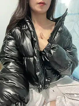 berry alma06 online show from January 16, 11:14 am