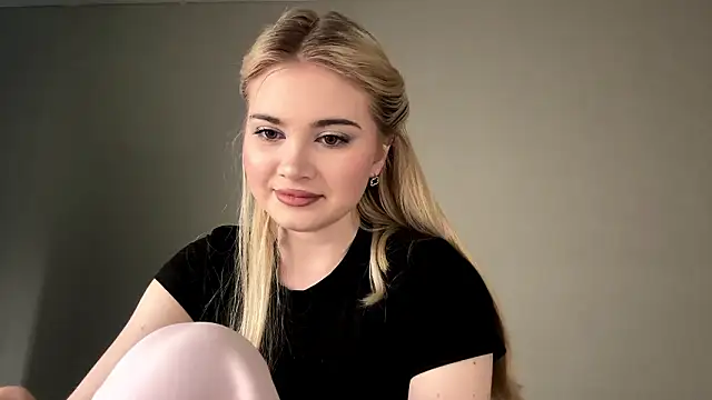 KariJarecke online show from February 17, 1:07 pm