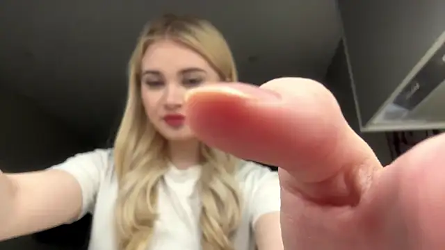 KariJarecke online show from February 22, 3:10 pm