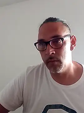 Snapshot of Big_vittollo chatting on February 15, 3:09 pm Big vittollo online show from February 15, 3:09 pm