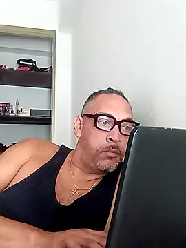 Snapshot of Big_vittollo chatting on February 19, 1:40 pm Big vittollo online show from February 19, 1:40 pm