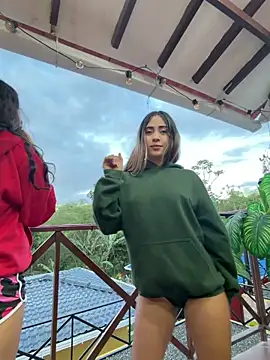 l0lita emi online show from April 3, 11:08 am