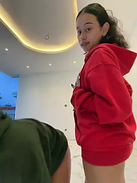 l0lita emi online show from April 5, 11:07 am