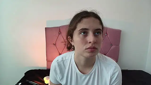 Snapshot of Cherry_Boomxx chatting on March 3, 6:03 pm Cherry Boomxx online show from March 3, 6:03 pm