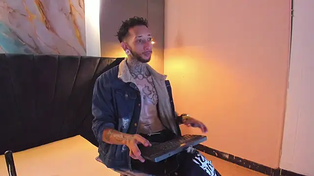 axel valtier online show from January 15, 4:17 am