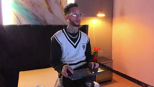 axel valtier online show from January 16, 3:54 am