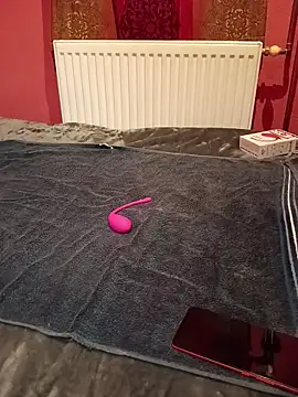 Snapshot of Masztisfiu2 chatting on February 19, 6:42 am Masztisfiu2 online show from February 19, 6:42 am