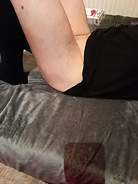 Snapshot of Masztisfiu2 chatting on February 20, 8:27 am Masztisfiu2 online show from February 20, 8:27 am