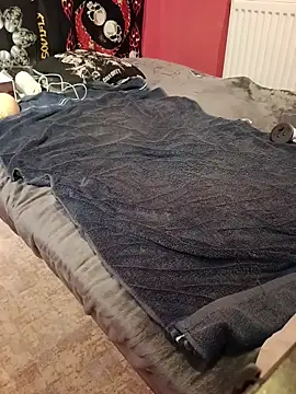 Snapshot of Masztisfiu2 chatting on March 2, 7:37 am Masztisfiu2 online show from March 2, 7:37 am