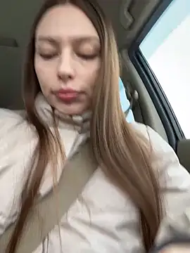 Snapshot of LeiaMood chatting on March 2, 4:47 am LeiaMood online show from March 2, 4:47 am