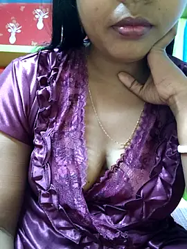 Snapshot of arushi_bb chatting on February 3, 7:52 pm arushi bb online show from February 3, 7:52 pm