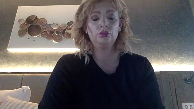 SydneyNoir online show from January 14, 8:42 am